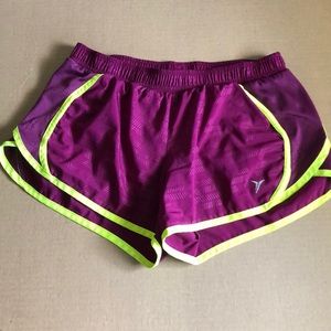 Active wear shorts